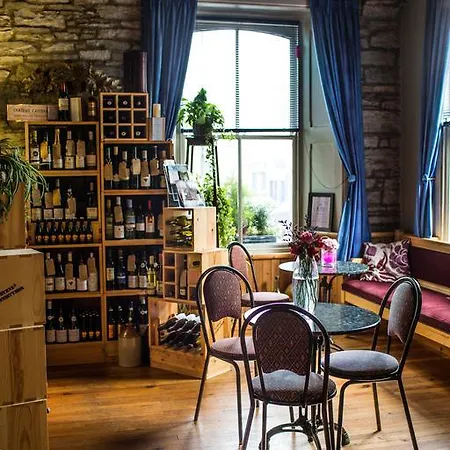 Byrnes Wine Dine Отель типа 