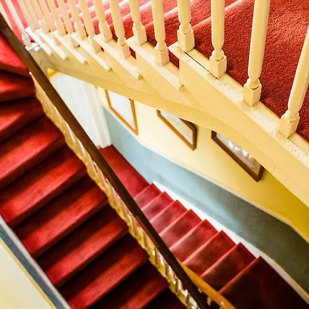 Byrnes Wine Dine * Ennistimon